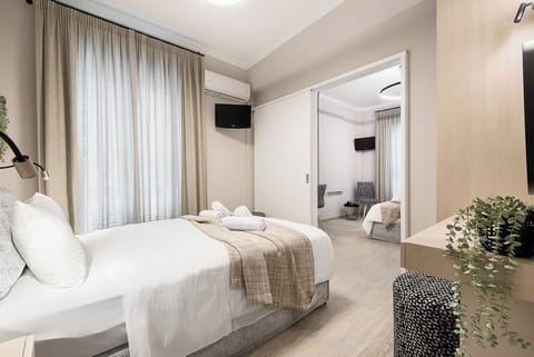 Apartment | In-room safe, desk, blackout drapes, soundproofing