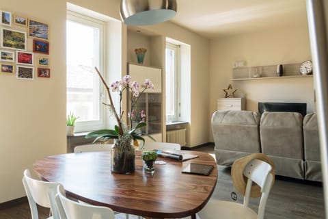 Apartment, 3 Bedrooms | Living room | Flat-screen TV