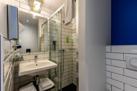 Comfort Room | Premium bedding, individually decorated, desk, blackout drapes