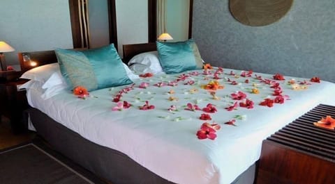 Superior Double Room, 1 Queen Bed, Non Smoking | Desk, blackout drapes, iron/ironing board (on request), WiFi (free)