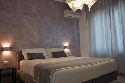 Deluxe Double or Twin Room (#3) | Minibar, desk, blackout drapes, soundproofing