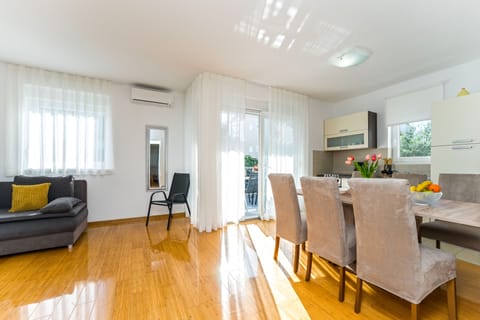 Superior Apartment, 2 Bedrooms, Terrace (A1) | Private kitchen | Fridge, oven, stovetop, coffee/tea maker