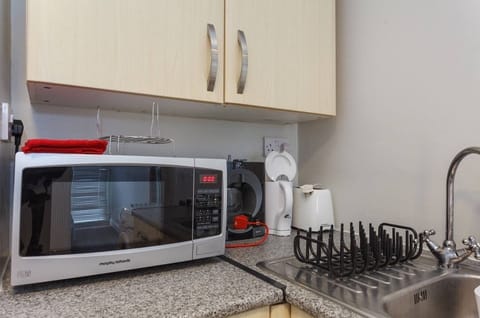 Apartment, 1 Double Bed, Non Smoking, Ground Floor | Microwave