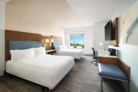 Premium bedding, in-room safe, desk, laptop workspace