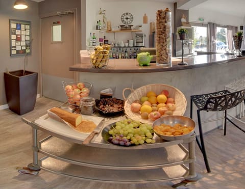 Daily buffet breakfast for a fee