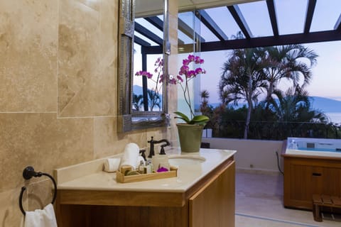 Suite 8 Presidential, 1 King Bed | 1 bedroom, premium bedding, down comforters, in-room safe