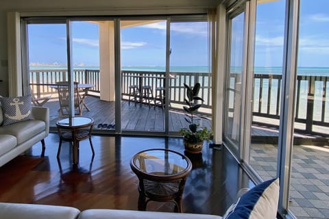 Oceanfront wide terrace !! 2 bed room+tatami room | View from room