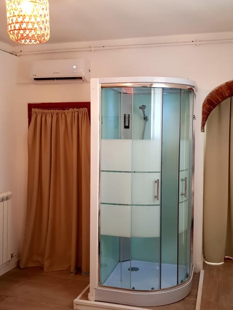 Comfort Double or Twin Room | In-room safe, desk, blackout drapes, soundproofing