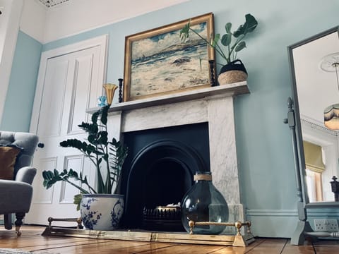 Luxury Room, 1 King Bed, Ensuite | Premium bedding, iron/ironing board, free WiFi, bed sheets