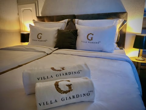 Standard Double Room - Attic | Minibar, in-room safe, individually decorated, individually furnished