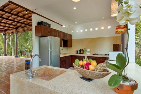 Villa 7 Bedrooms Private Pool, Valley View | Shared kitchen | Full-size fridge, microwave, stovetop, cookware/dishes/utensils