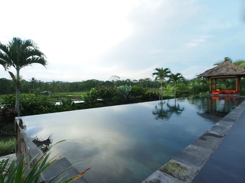 Private pool
