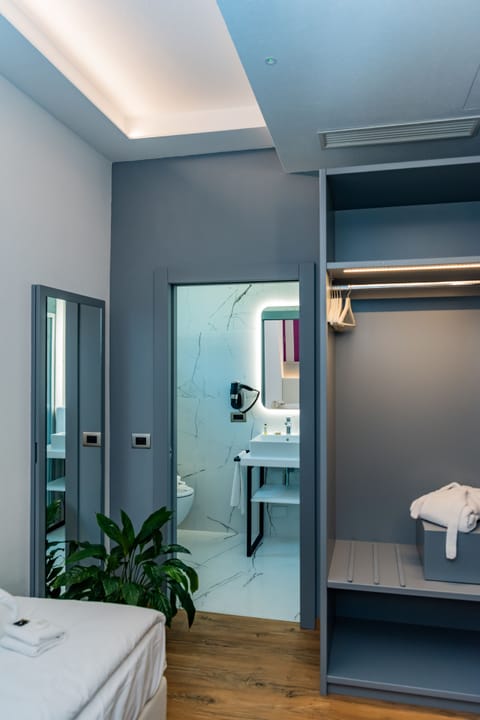 Comfort Single Room | In-room safe, soundproofing, iron/ironing board, free WiFi