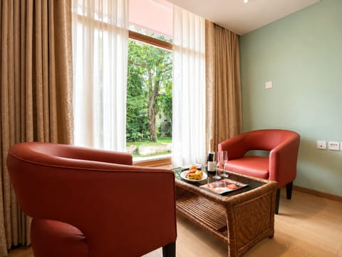 Courtyard Premier Room | Egyptian cotton sheets, premium bedding, desk, laptop workspace