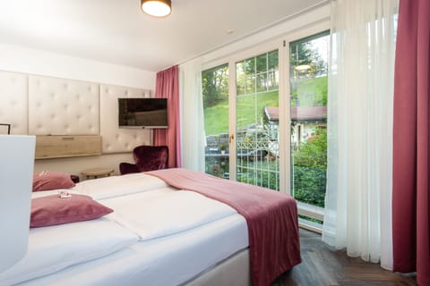 Deluxe Double Room, Garden View (6) | Resort view