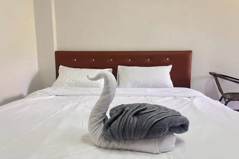 Standard Double Room | Desk, rollaway beds, free WiFi, bed sheets