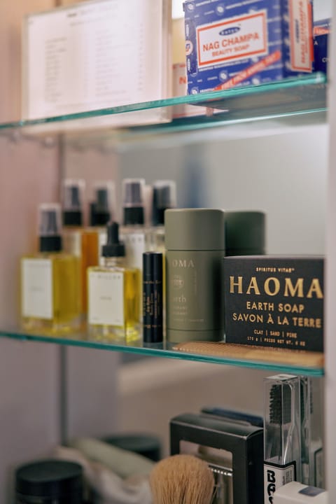 Egyptian cotton sheets, premium bedding, pillowtop beds, minibar