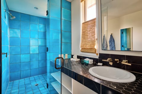 Studio, 1 King Bed | Bathroom | Designer toiletries, hair dryer, bathrobes, towels