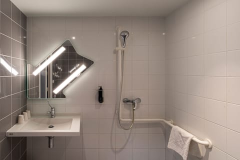 Triple Room, Multiple Beds | Accessible bathroom