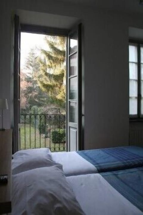 Standard Double or Twin Room, 1 Double or 2 Twin Beds | Iron/ironing board, bed sheets