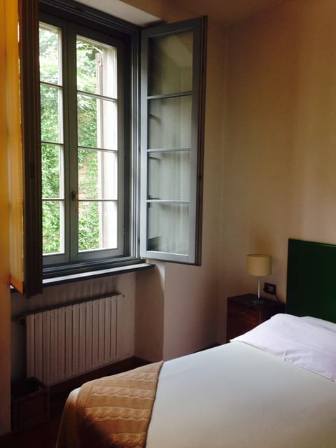 Standard Double or Twin Room, 1 Double or 2 Twin Beds | Iron/ironing board, bed sheets