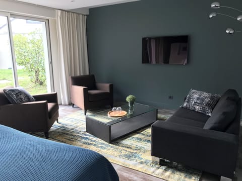 Suite, Non Smoking | Individually decorated, individually furnished, desk, blackout drapes