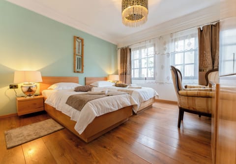 Comfort Room, 2 Twin Beds, City View | Minibar, in-room safe, desk, blackout drapes