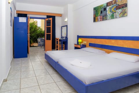 Standard Studio, 2 Twin Beds, Garden View (Double) | 1 bedroom, desk, iron/ironing board, WiFi