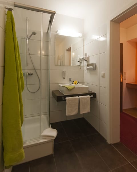 Shower, free toiletries, hair dryer, bathrobes