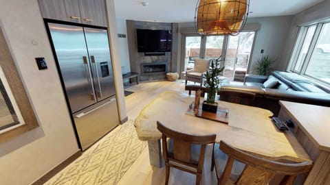 Condo, 2 Bedrooms | Dining