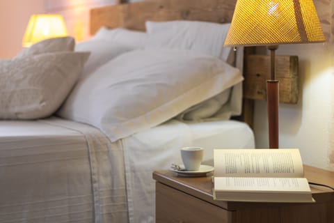 Family Room | Bed sheets, wheelchair access