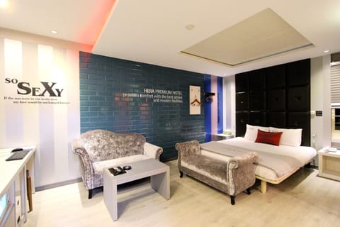 Deluxe Double Room | Blackout drapes, soundproofing, iron/ironing board, free WiFi