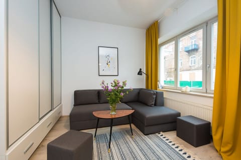 Apartment, Non Smoking | Living area | Flat-screen TV