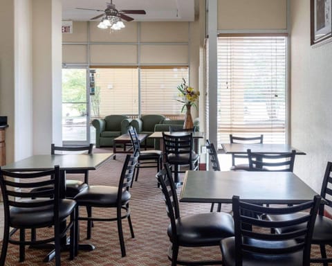 Free continental breakfast