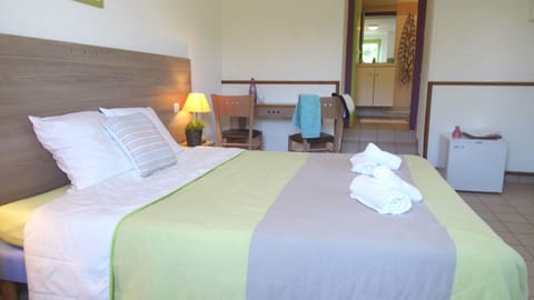 Individually furnished, bed sheets