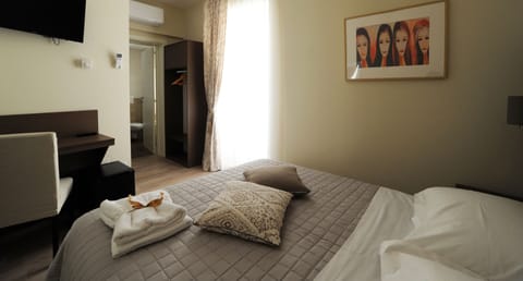 Double Room | Premium bedding, down comforters, in-room safe, desk