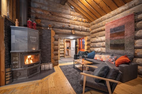 Superior Suite, 2 Bedrooms, Non Smoking, Sauna | Living area