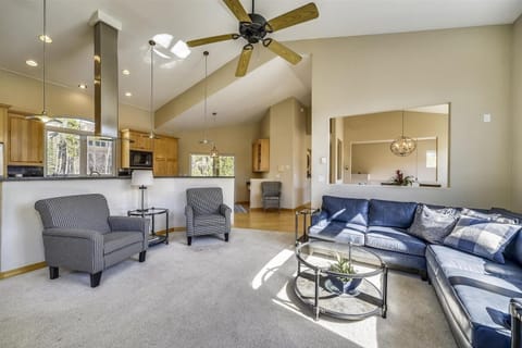 House, 4 Bedrooms | Living area | TV