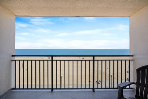 Condo, 1 Bedroom | Property grounds