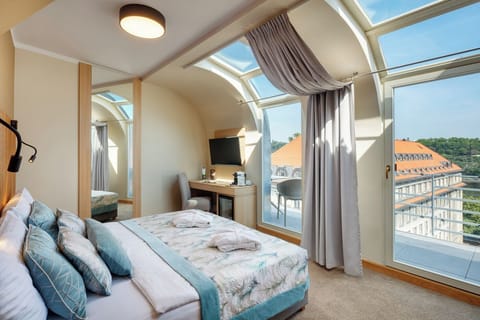 Superior Room (Panoramic View) | Minibar, in-room safe, desk, laptop workspace