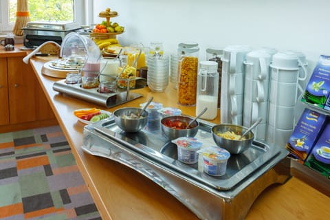 Daily buffet breakfast for a fee