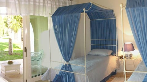 Room, 2 Twin Beds, Garden View | Minibar, desk, soundproofing, free cribs/infant beds