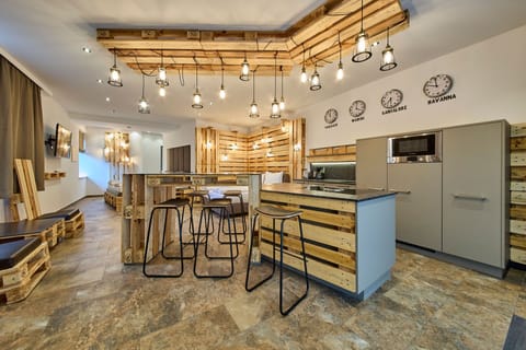 Apartment (Appartement) | Living area | Flat-screen TV