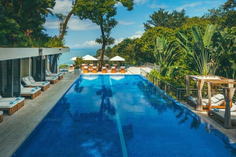Infinity pool