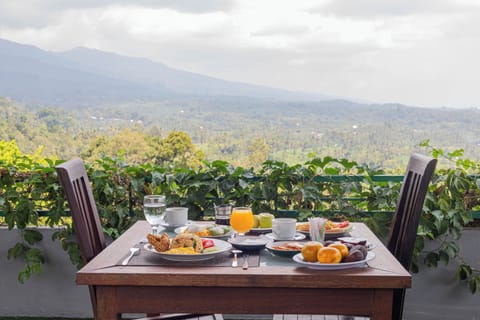Free daily local cuisine breakfast