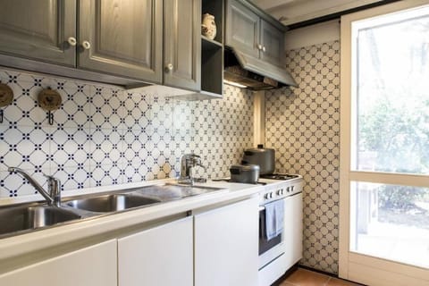 Villa, Garden View | Private kitchen | Fridge, oven, stovetop, dishwasher