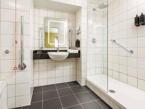 Classic Room, 1 Double Bed, Accessible | Bathroom | Shower, eco-friendly toiletries, hair dryer, towels