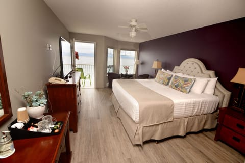 Deluxe Room, 1 King Bed, Ocean View (Private Balcony) | Premium bedding, pillowtop beds, blackout drapes, free WiFi