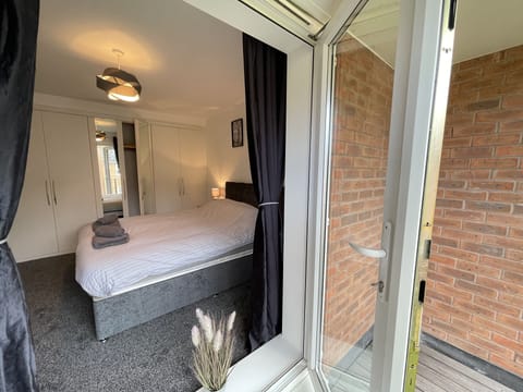 Apartment, Private Bathroom, Courtyard View (Top Floor - LA 35)