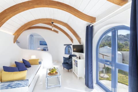 Duplex | Living area | 42-inch flat-screen TV with satellite channels, TV